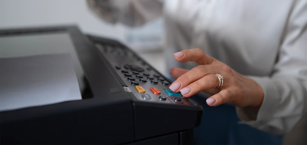Aluguel de multifuncional no DF: painel de multifuncional em escritório atendido pela 3EXDigital